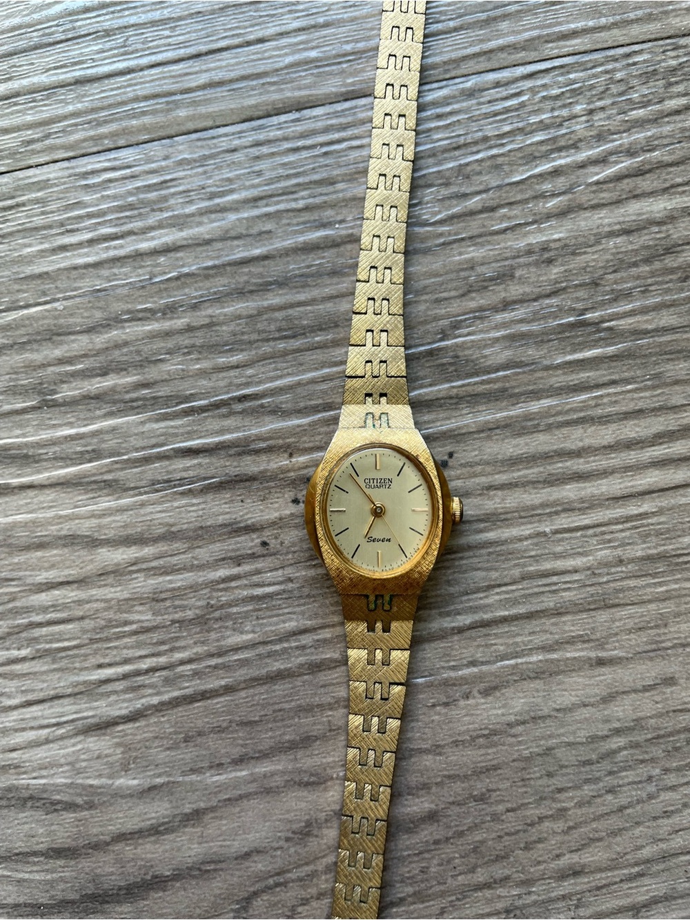 Vintage Citizen Goldtone Women’s Watch Non Working Quartz Japan Base Metal YP